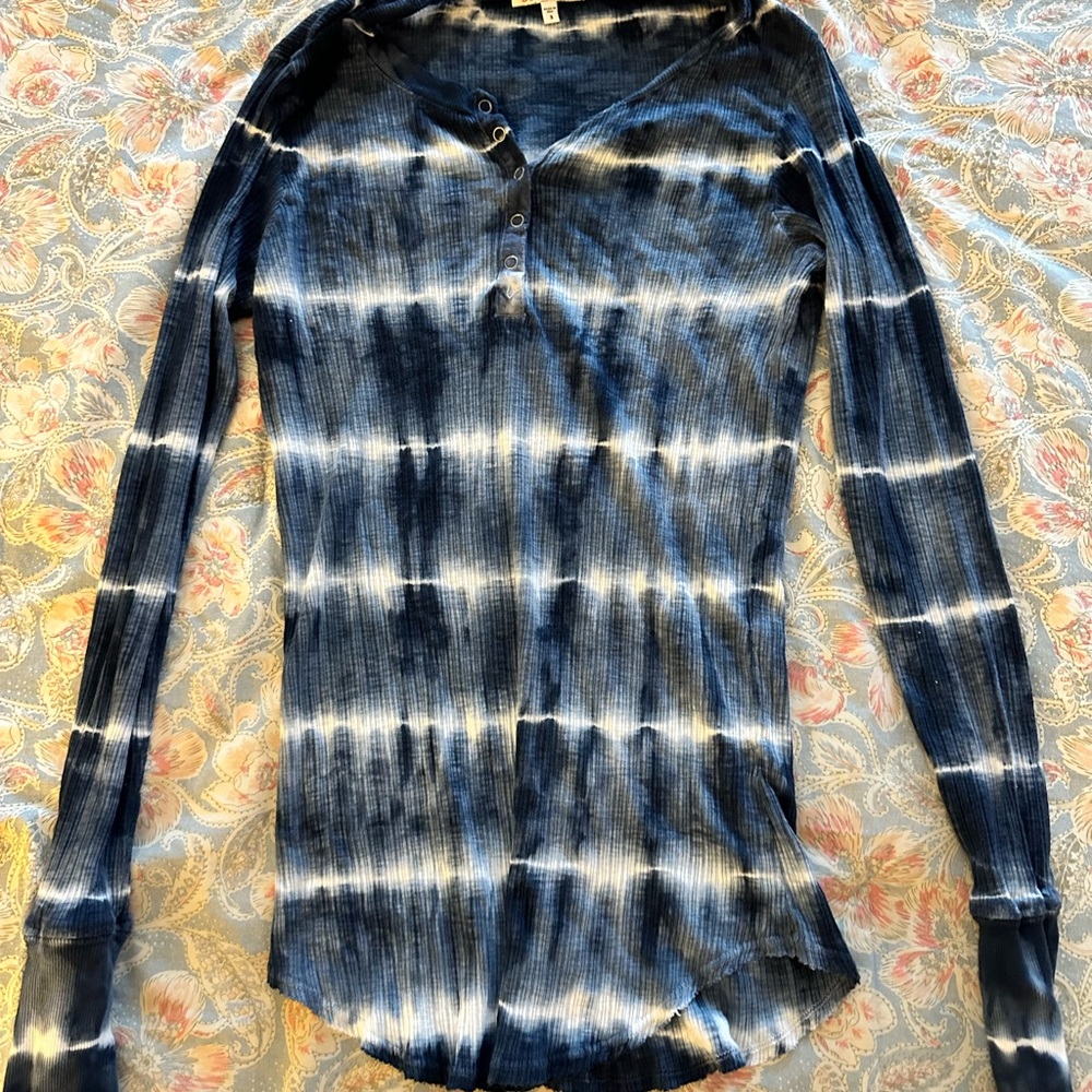 Sundry Blue Long Sleeve Tie Dye Tee